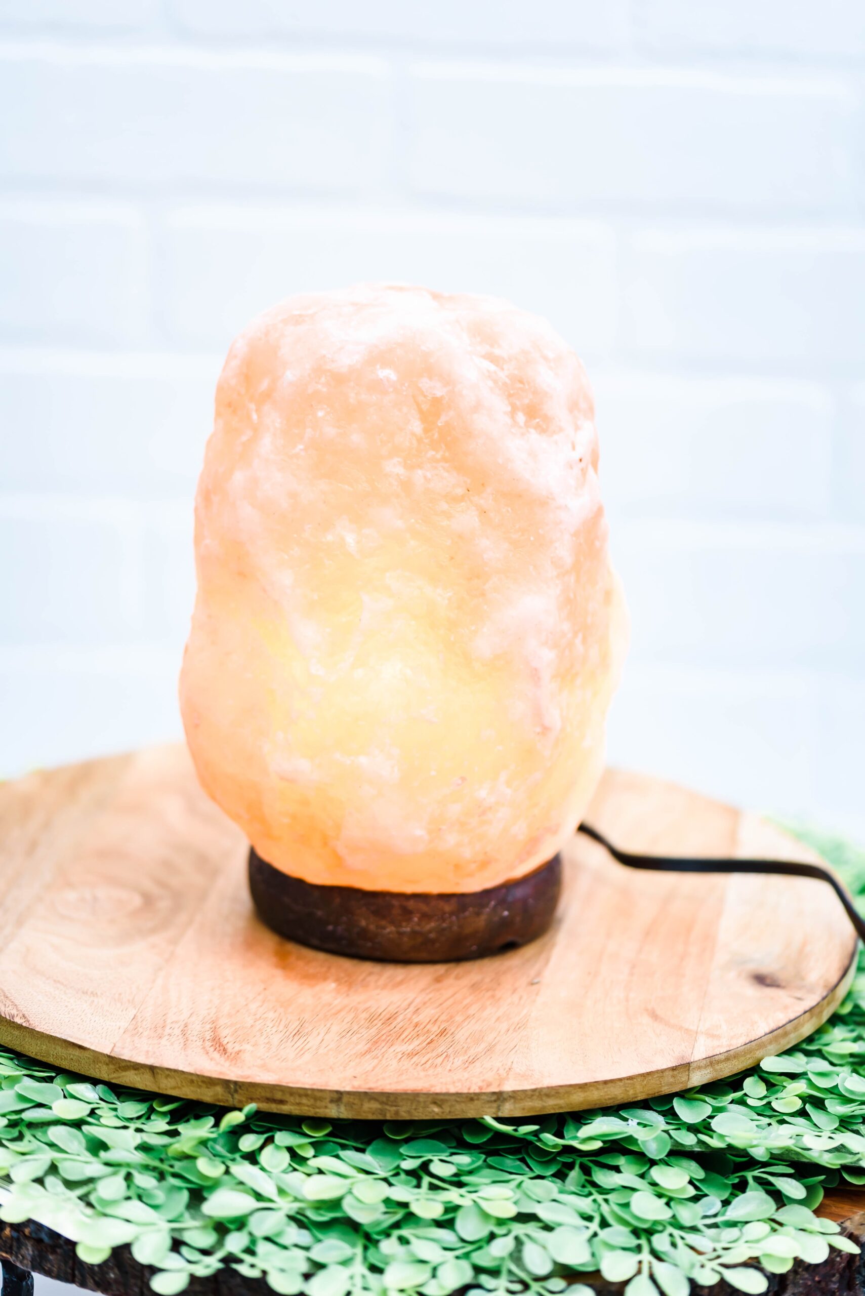 5 Ways A Himalayan Salt Lamp Can Boost Your Mood